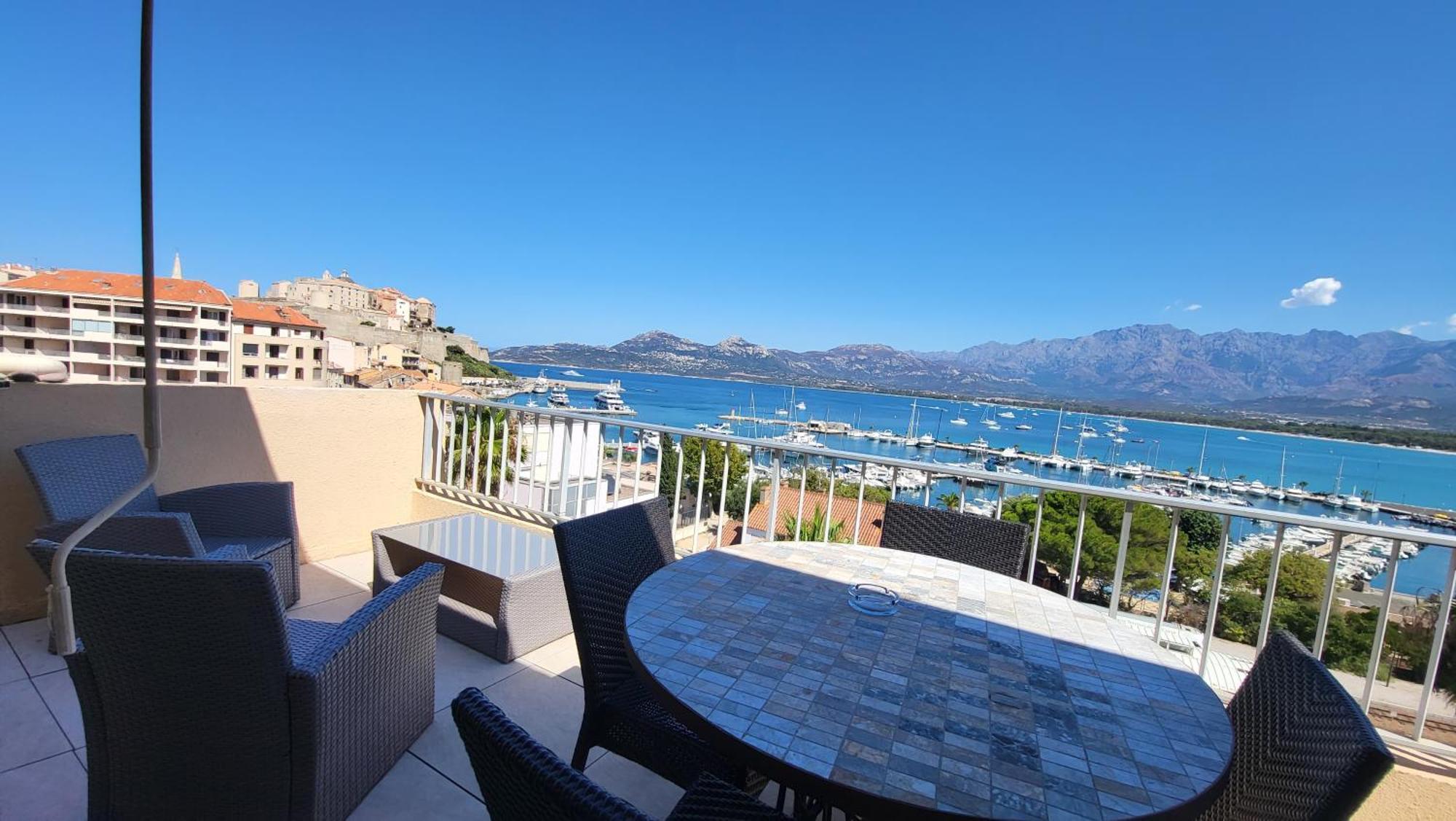 Appartement Sur La Baie, En Centre Ville 卡尔维 外观 照片