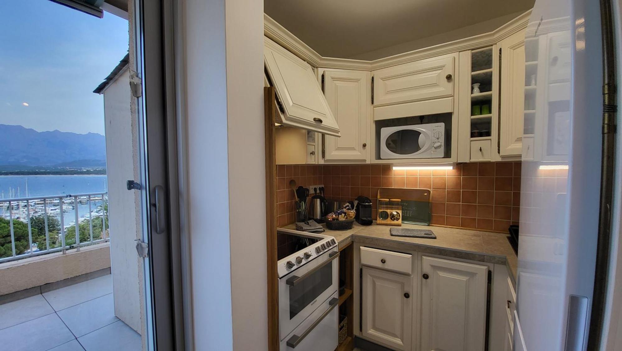 Appartement Sur La Baie, En Centre Ville 卡尔维 外观 照片